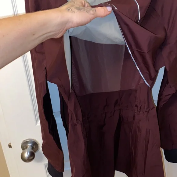Lululemon Shell Jacket size 8 - Picture 7 of 8